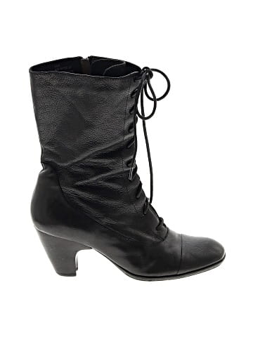 Born Boots (view 1)