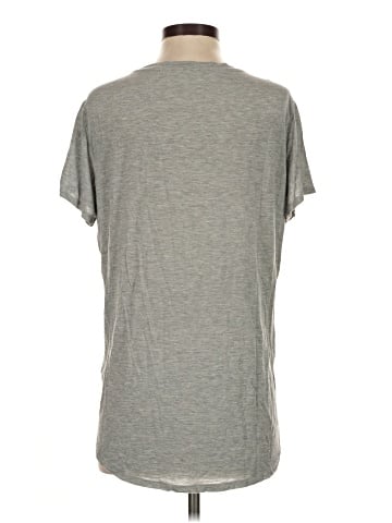 Love by Gap Short Sleeve T-Shirt (view 2)