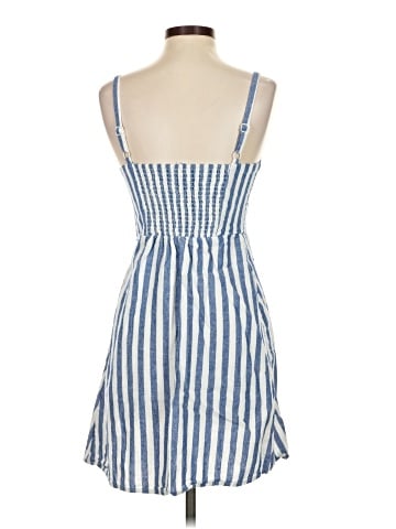 Old Navy Casual Dress (view 2)