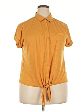 No Boundaries Short Sleeve Blouse (view 1)
