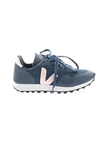 VEJA Sneakers (view 1)