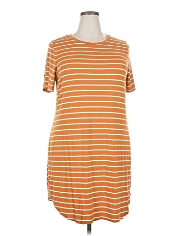 Forever 21 Plus Casual Dress (view 1)