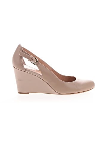 Kelly & Katie Wedges (view 1)