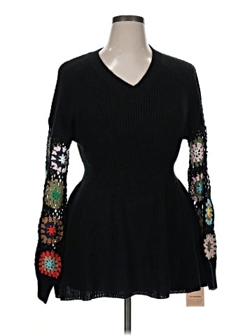 BLOOMCHIC Pullover Sweater (view 1)