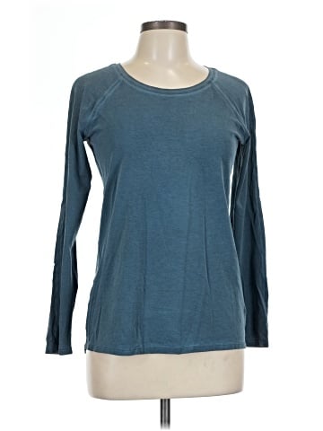 Lululemon Athletica Long Sleeve T-Shirt (view 1)