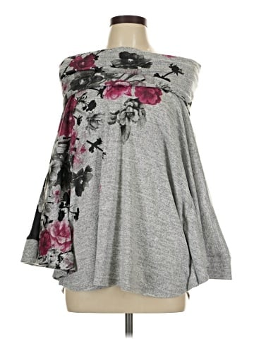 PASSPORTS Poncho (view 1)