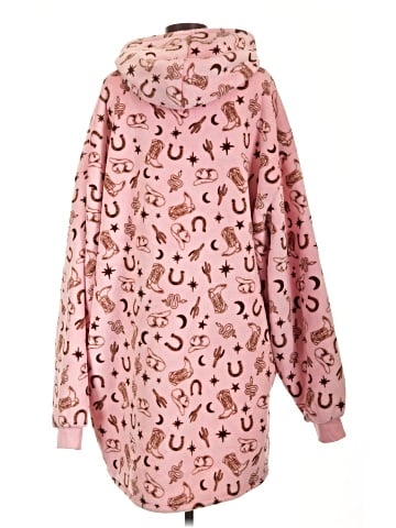 Kittenish Poncho (view 2)