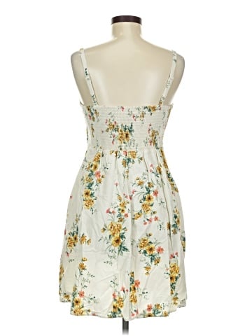 Old Navy Casual Dress (view 2)