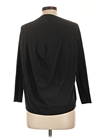 Lululemon Athletica 3/4 Sleeve T-Shirt (view 2)