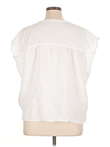 Old Navy Sleeveless Blouse (view 2)