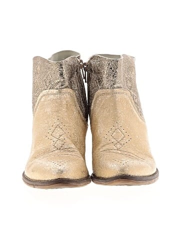 Khriò Ankle Boots (view 2)
