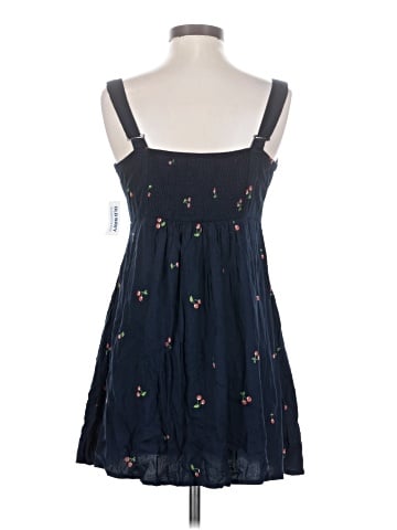 Old Navy Casual Dress (view 2)