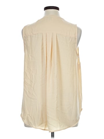 Torrid Sleeveless Button-Down Shirt (view 2)