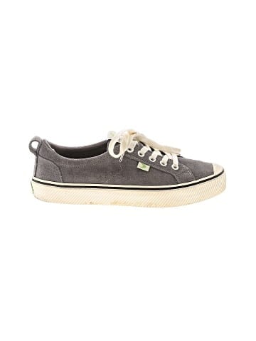 Cariuma Sneakers (view 1)
