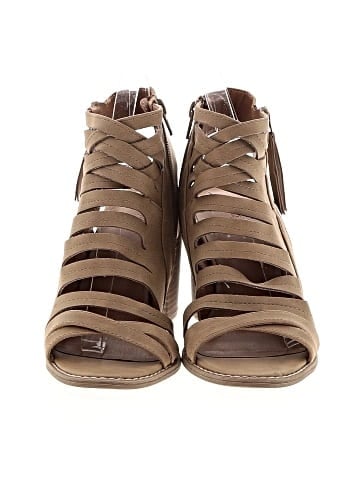 Universal Thread Sandals (view 2)