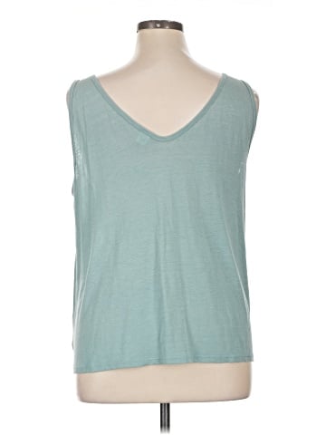 Old Navy Sleeveless T-Shirt (view 2)