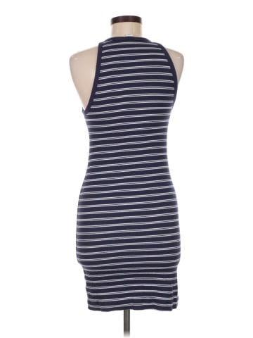 Old Navy Casual Dress (view 2)