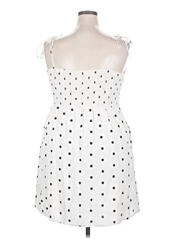 Old Navy Casual Dress (view 2)