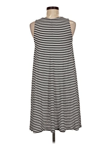 Old Navy Casual Dress (view 2)