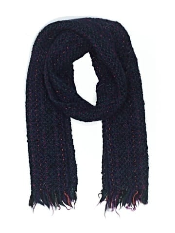Weave Of The Irish Scarf (view 1)