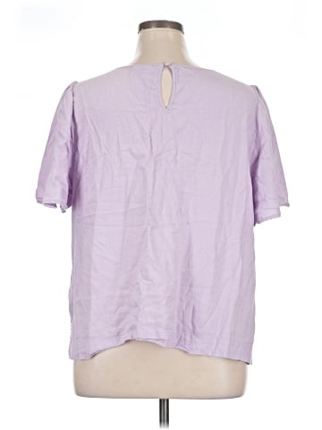 Ava & Viv Short Sleeve Blouse (view 2)