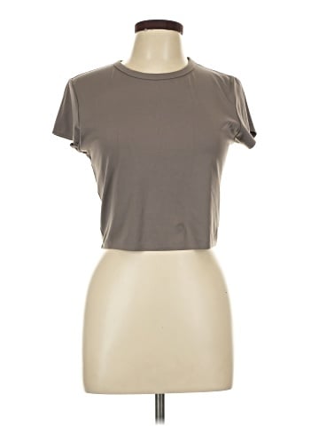 Uniqlo Short Sleeve T-Shirt (view 1)