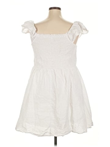 Old Navy Casual Dress (view 2)