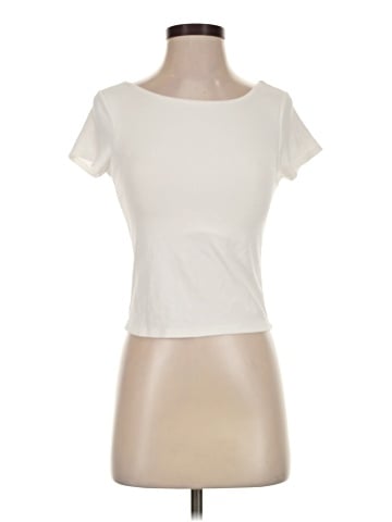 Uniqlo Short Sleeve T-Shirt (view 1)