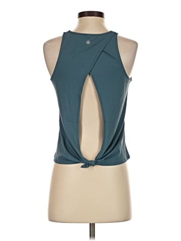 Yogalicious Sleeveless Top (view 2)