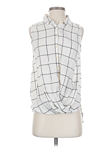 Isabella Sinclair Sleeveless T-Shirt (view 1)
