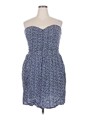 Xhilaration Cocktail Dress (view 1)