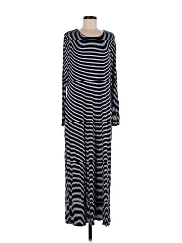 Universal Thread Casual Dress (view 1)