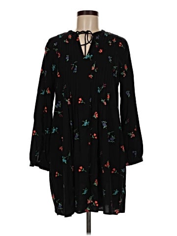Old Navy Casual Dress (view 1)