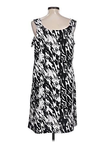 Kate & Mallory designs Casual Dress (view 2)