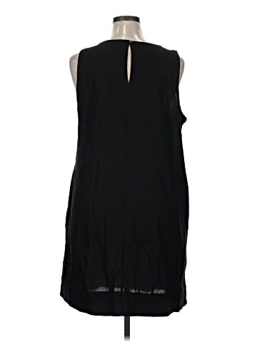 Old Navy Casual Dress (view 2)