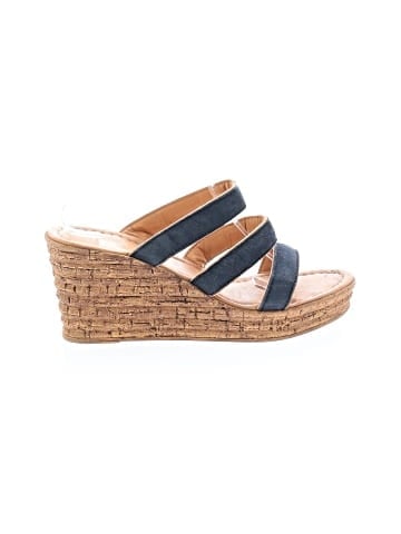 Mariella Wedges (view 1)