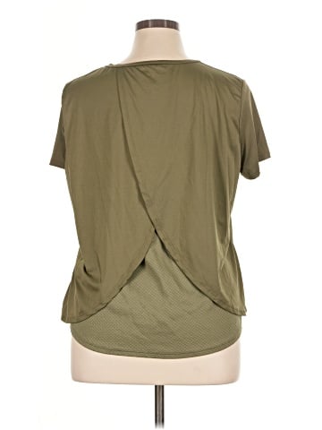Daisy Fuentes Short Sleeve T-Shirt (view 2)