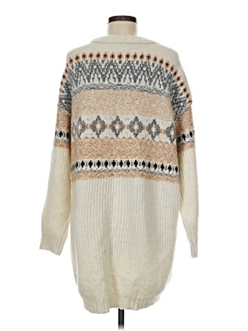 American Eagle Outfitters Pullover Sweater (view 2)