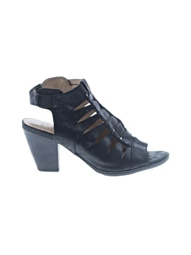 Naturalizer Sandals