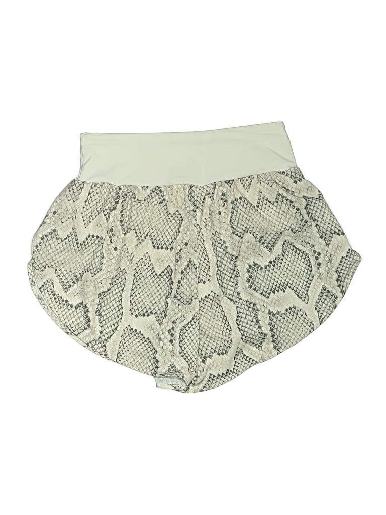 Click to view more detailed imagery on our partner's website Pre-owned Varley Shorts In Ivory