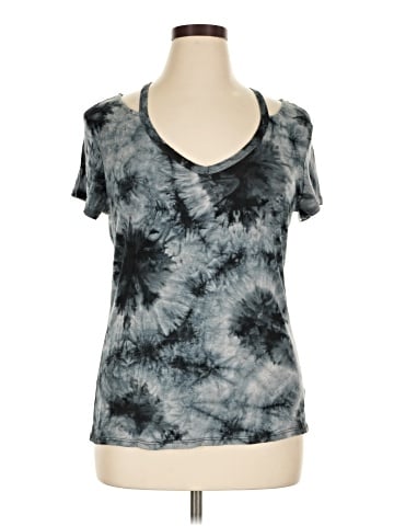 No Boundaries Short Sleeve Top (view 1)