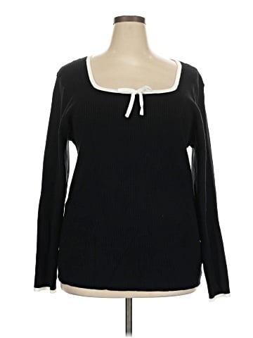 BLOOMCHIC Pullover Sweater (view 1)