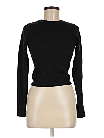 Old Navy Long Sleeve T-Shirt (view 1)