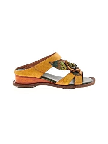 L'Artiste Sandals (view 1)