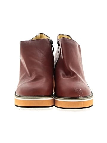 Unbranded Wedges (view 2)