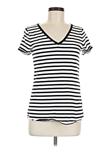 Old Navy Short Sleeve T-Shirt (view 1)