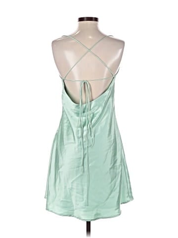 Le Lis Cocktail Dress (view 2)
