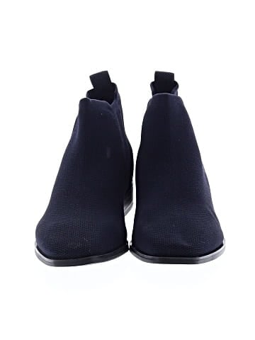 Vivaia Ankle Boots (view 2)