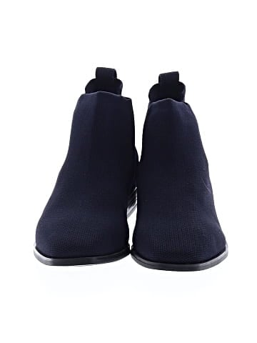 Vivaia Ankle Boots (view 2)