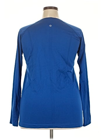 Lululemon Athletica Long Sleeve T-Shirt (view 2)